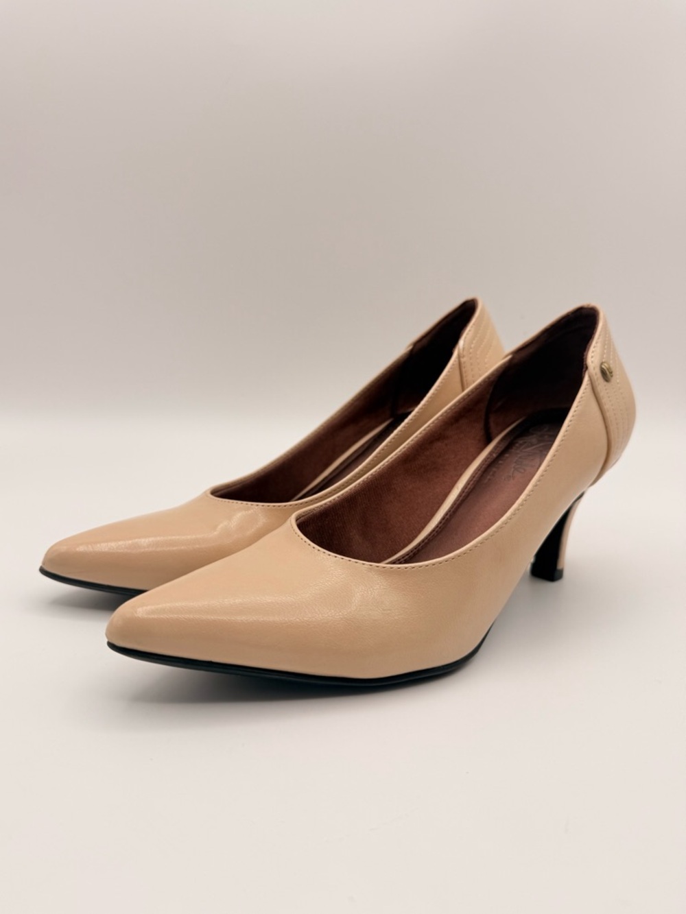 LifeStride Beige Pointed Toe Kitten Heel Pumps Women’s Size 7